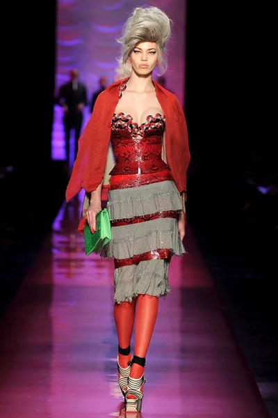 Look 27
